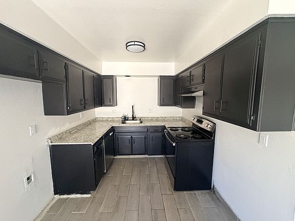 4th image of 8000 N Laurelglen Blvd APT B