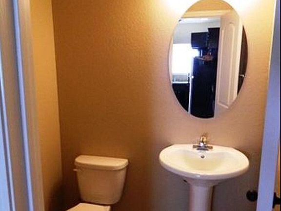Downstairs 1/2 Bathroom