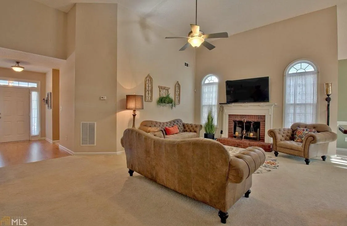 320 Millbrook Village Dr — Photo 4