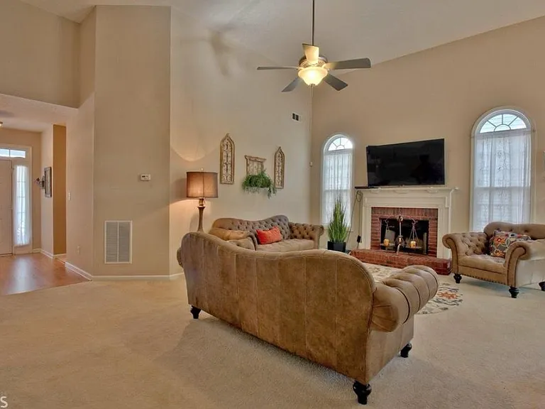 320 Millbrook Village Dr — Photo 4