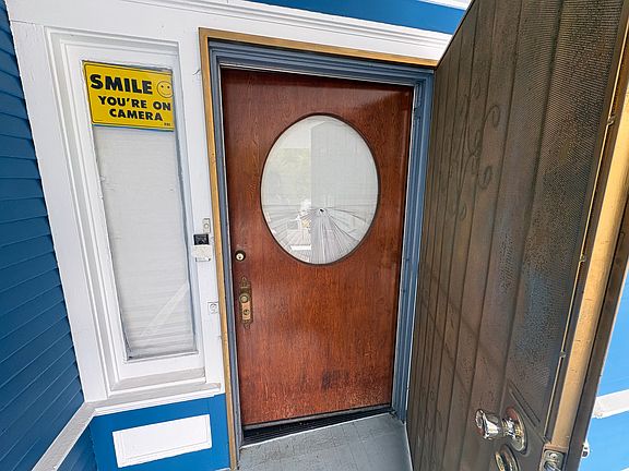 2nd image of 2713 S La Salle Ave