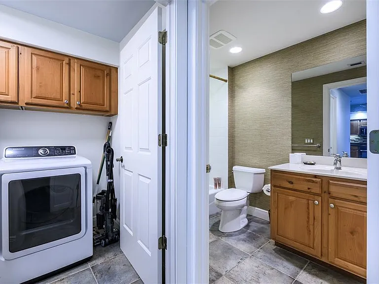 3313 Sunset Key Cir #104 — Photo 38