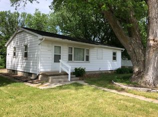 1406 Orchard Dr, Cedar Falls, IA 50613
