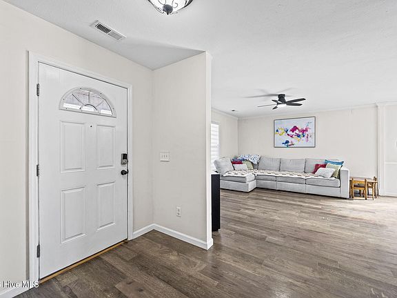 5th image of 203 High Meadow Court
