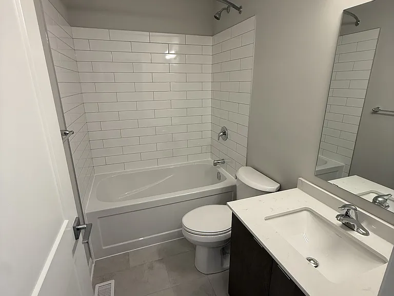 708 Woolwich St #105 — Photo 7
