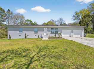 374 Pinewood Dr, Defuniak Springs, FL 32433
