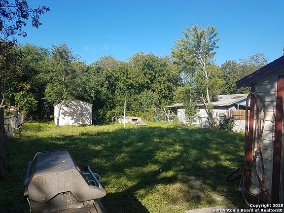 3rd image of 311 W Vestal Pl