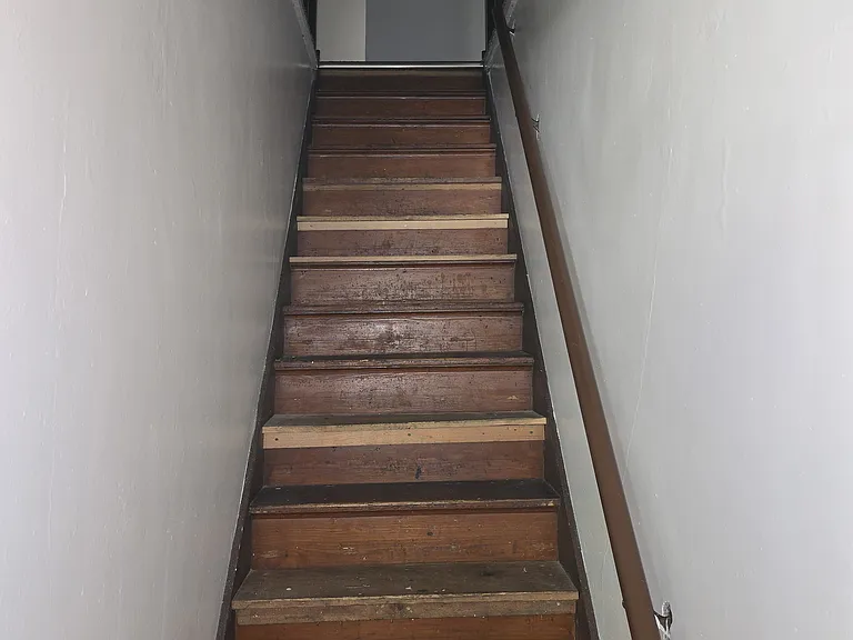 616 E Harrison St — Photo 8