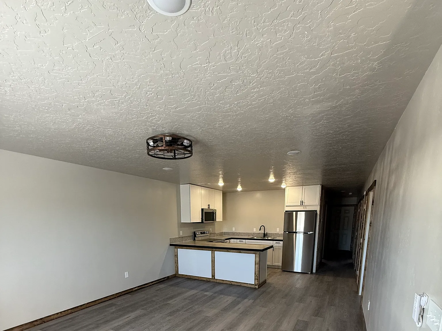 3 bed, 1088 sqft, $2,000 — Photo 3