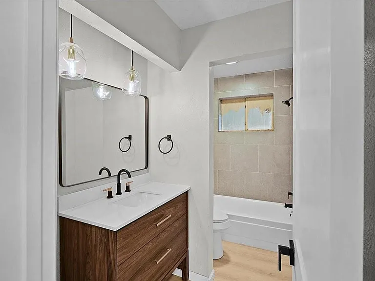 2601 Village Circle Dr — Photo 9