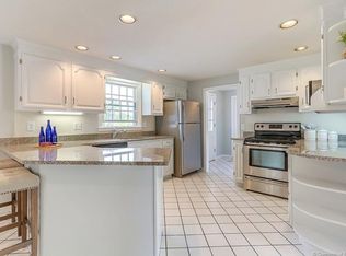 120 Willow St, Wethersfield, CT 06109