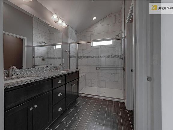 2nd image of 1805 NE Griffen Dr