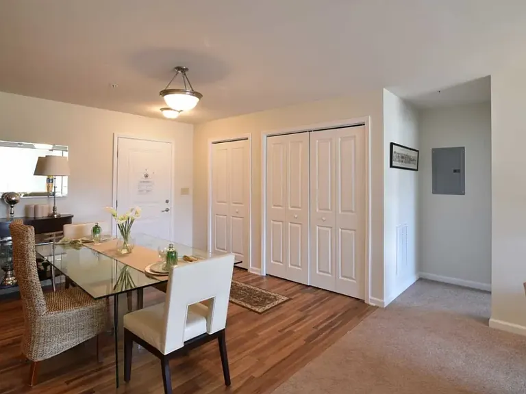 Iron Point Apartments — Photo 5