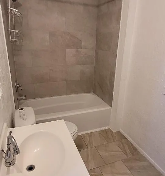 646 Glazebrook St #4 — Photo 21