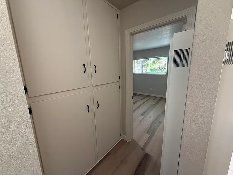 419 Lawrence Dr #B — Photo 13