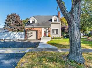 32 Corona Rd, Rochester, NY 14615