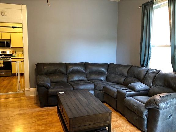 3rd image of 509 W Montgomery St
