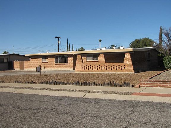 3rd image of 7517 E 32nd St