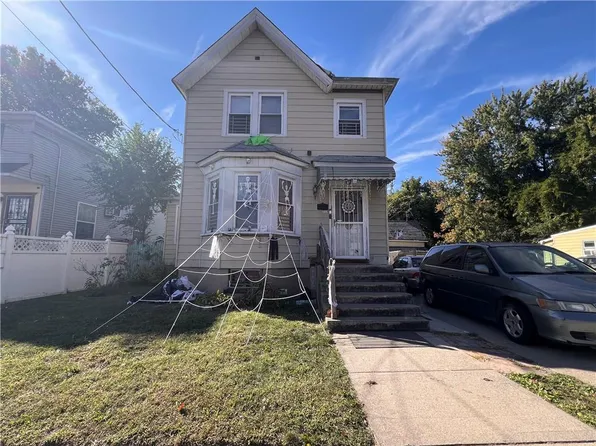 128 Lake Avenue image 1 of 5
