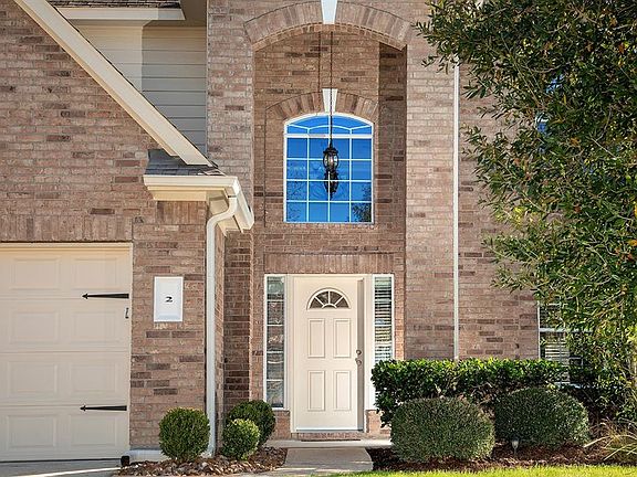 4th image of 2 Gilmore Grove Pl