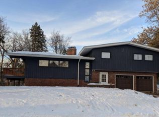 412 4th St NW, Braham, MN 55006