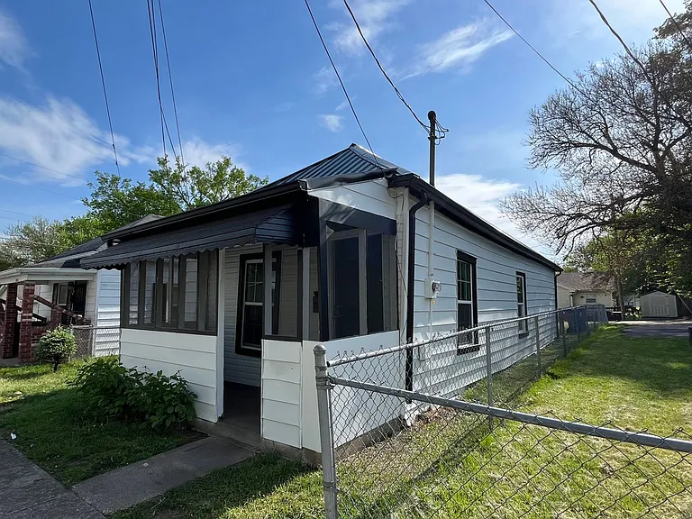 103 Martin Luther King Jr St — Photo 15
