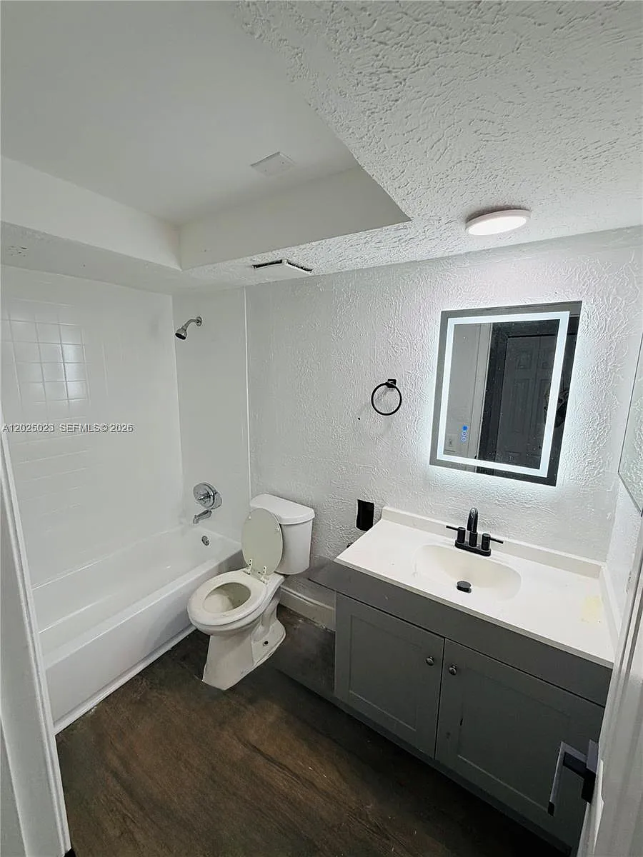 Photo 2 of 7 - 331 NW 42nd Ct #101 - Pompano Beach, FL Building Photo - 331 NW 42nd Ct #101