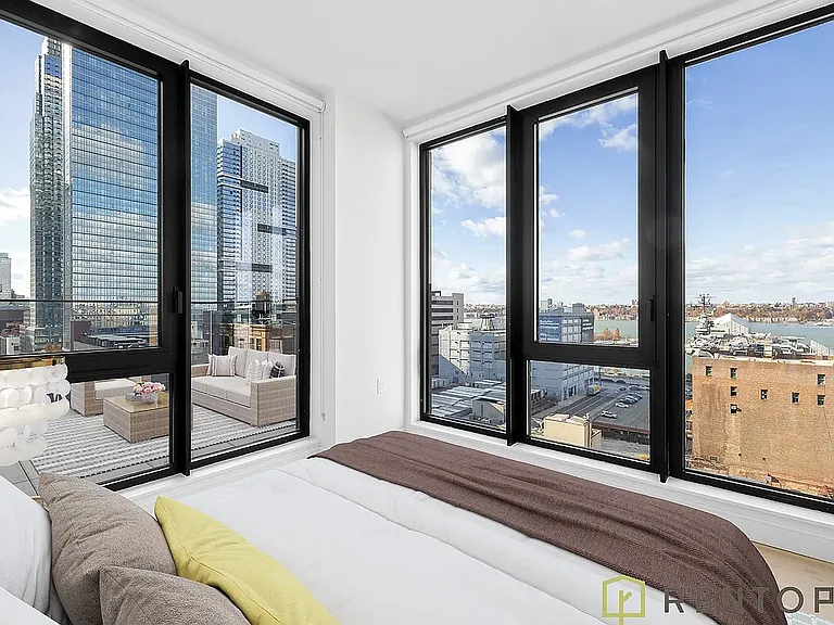 622 11th Ave #1303 — Photo 4