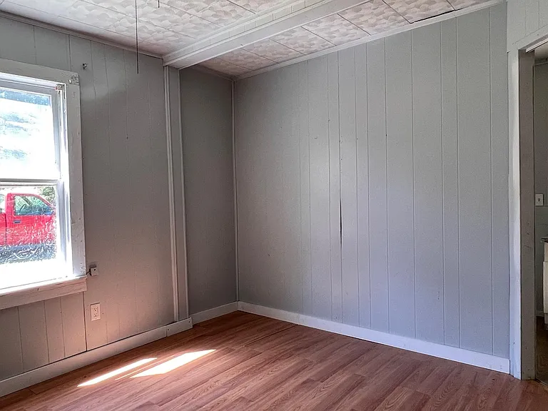 1708 S State Line Ave — Photo 12