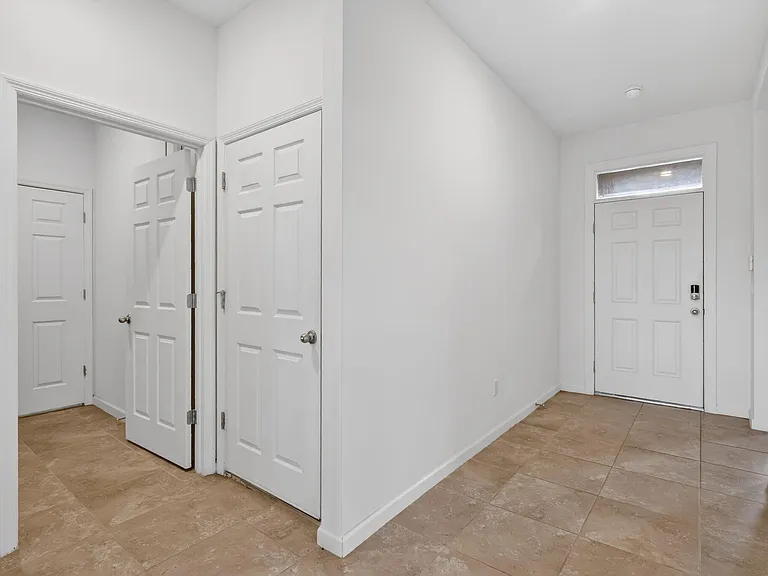 10552 SW Toren Way — Photo 2