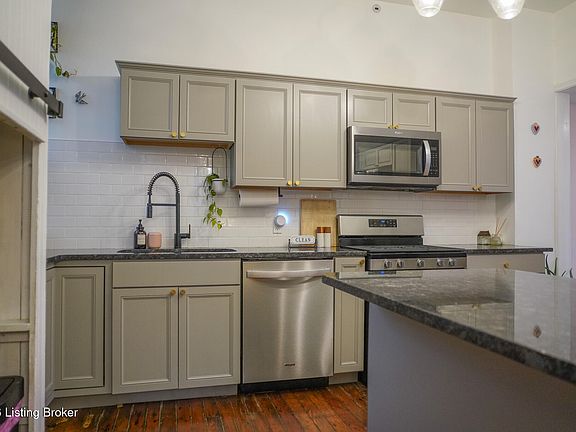 3rd image of 1413 S Shelby St