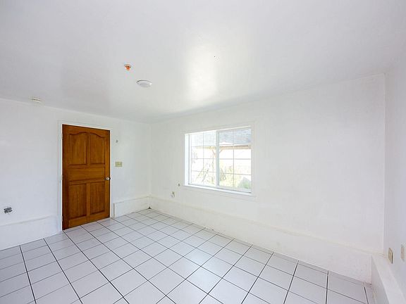 2nd image of 448 Bellevue Ave #3