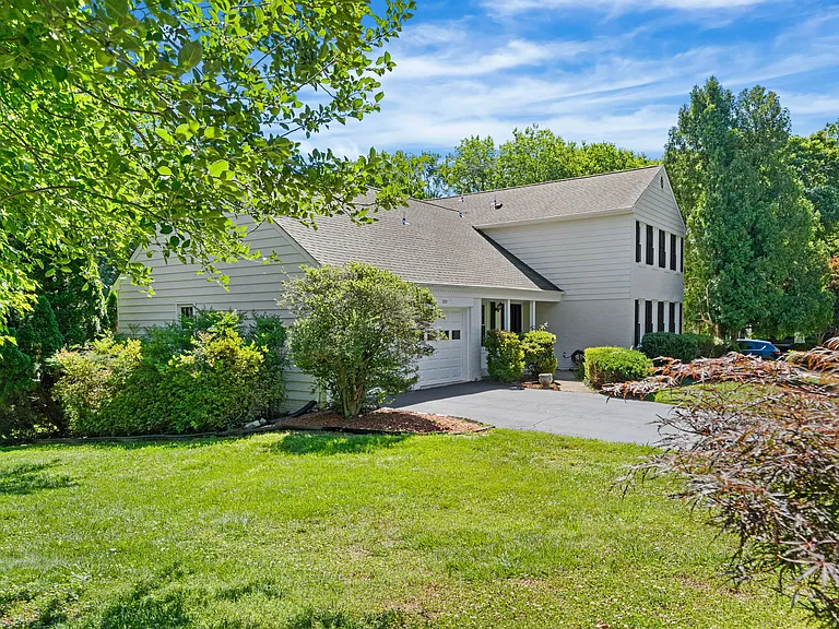 222 Apple Blossom Ct — Photo 2