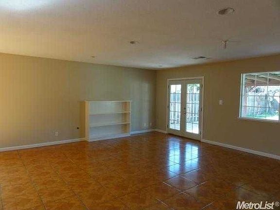 5th image of 3399 Dakota St