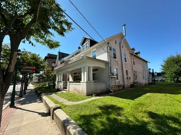 304 Main St APT 5, East Greenville, PA 18041