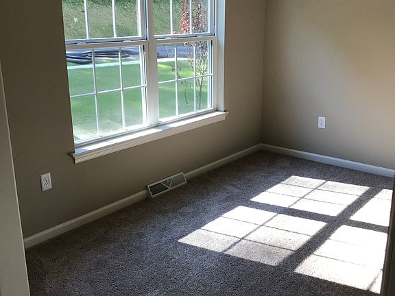3rd image of 123 Kittochtinny Dr