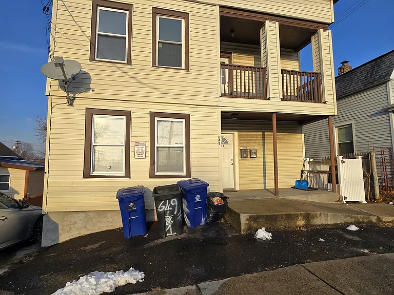 649 1st Ave #B22 — Photo 15