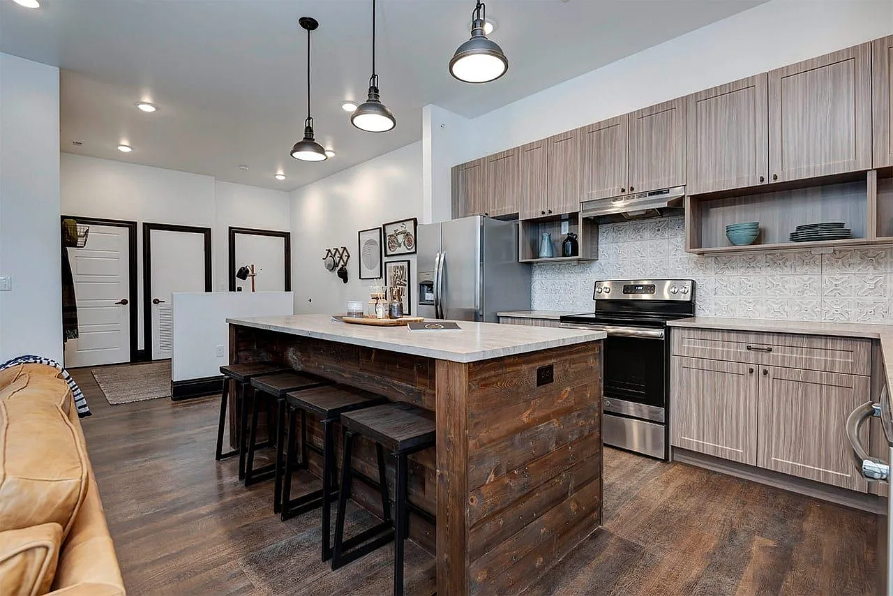 Quarry Town Apartments — Photo 2
