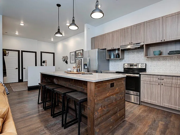 Quarry Town Apartments — Photo 1
