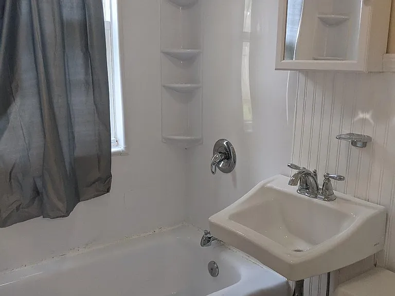 49 Grandview Ave — Photo 11