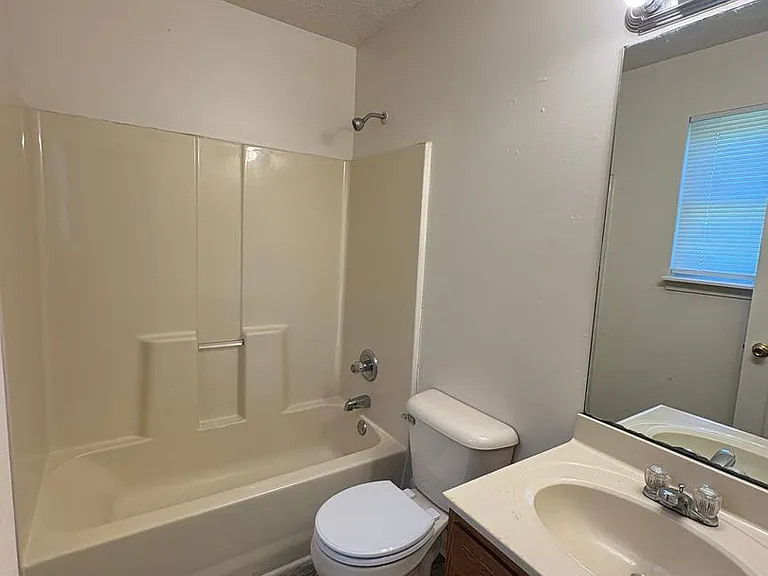 107 Madison Spgs — Photo 7