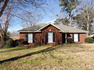 806 Shade Tree Ct, Wetumpka, AL 36092