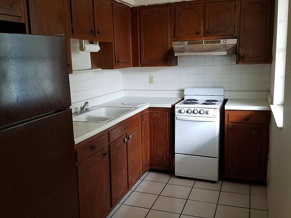 4th image of 311 S Brown Ave