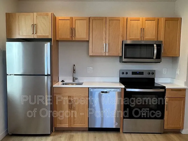 5684 N Harvard St — Photo 4
