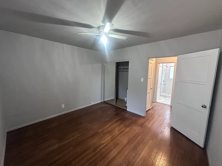 1810 W Alameda Ave #B — Photo 4