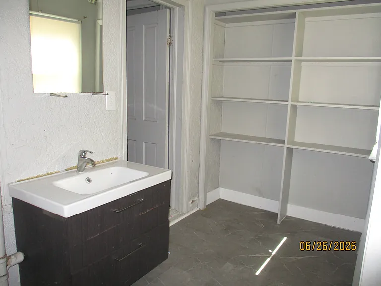 215 Baldwin Apt A - Photo 7_07062026