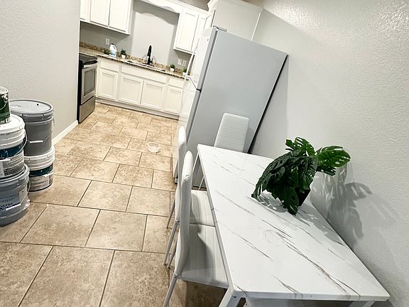 4th image of 11114 Baywood St #202