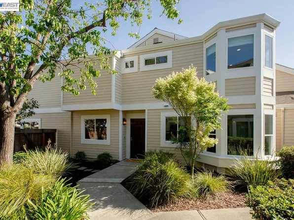 31 Oak Park Dr, Alameda, CA 94502