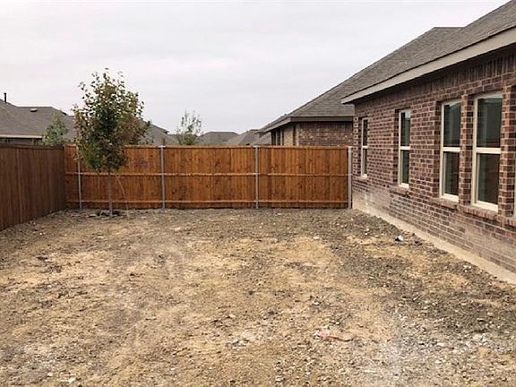 3rd image of 439 Pleasant Hill Ln