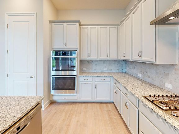 4th image of 524 Village Grande Dr